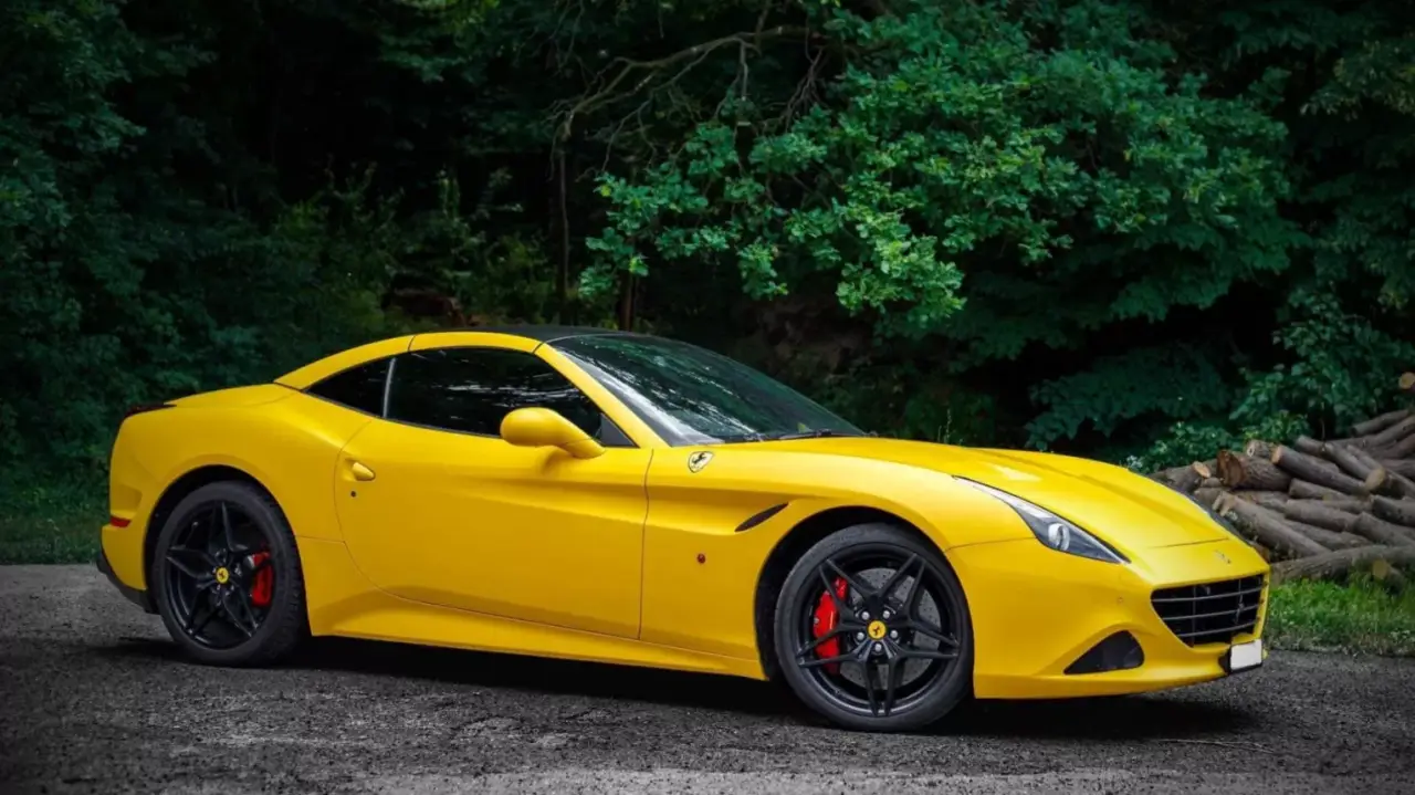 Ferrari California élményvezetés az M-Ringen – hétköznap/hétvégén