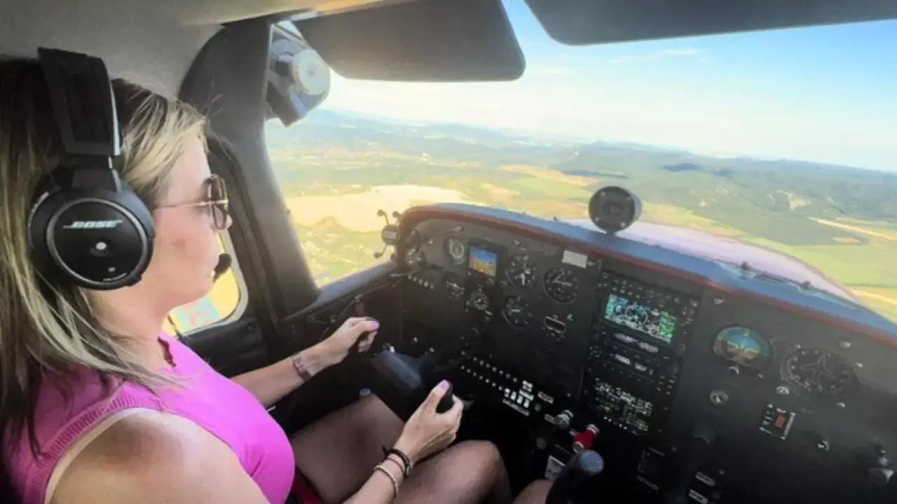 15 perces Repülőgép vezetés két kisérővel