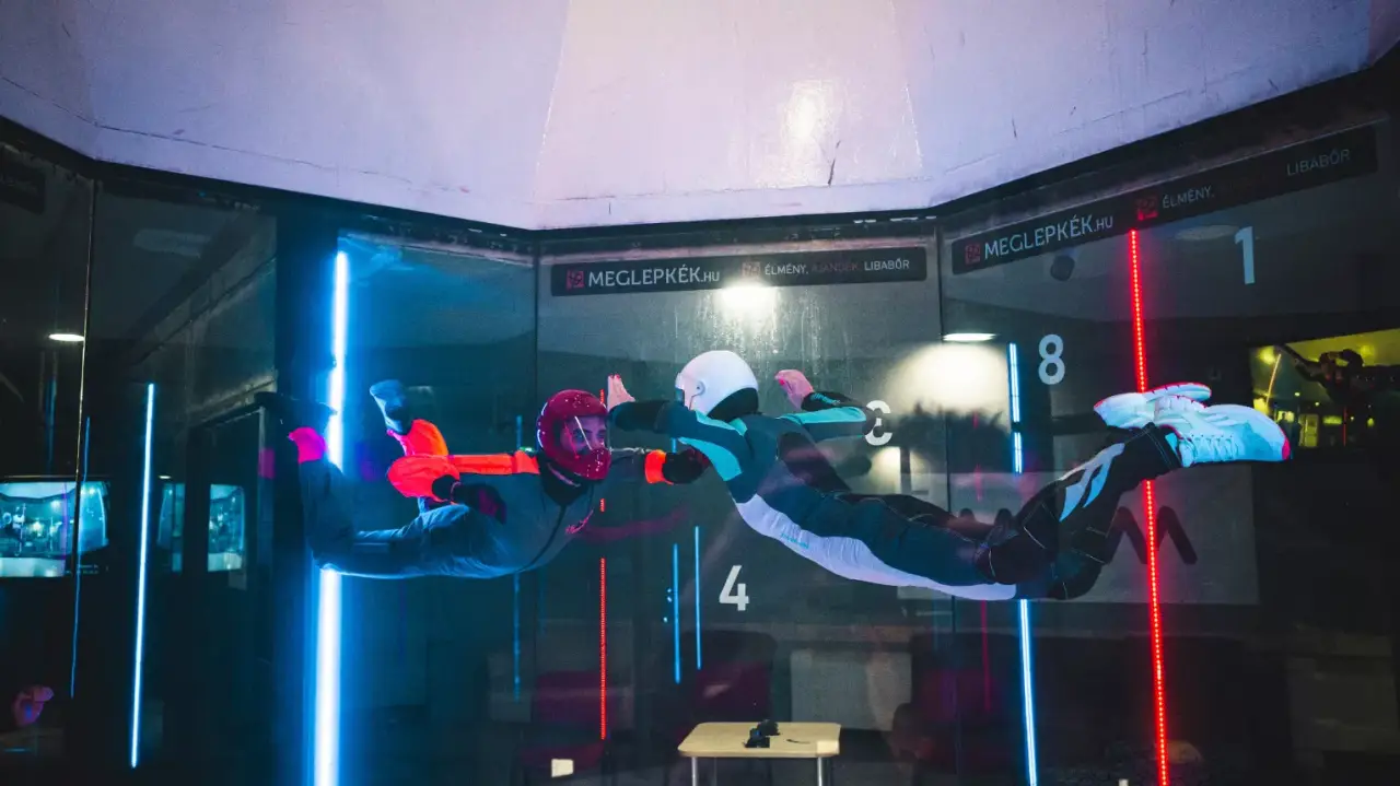 Gyerekeknek taxiztatás szélcsatornában 9 méteres magasságban