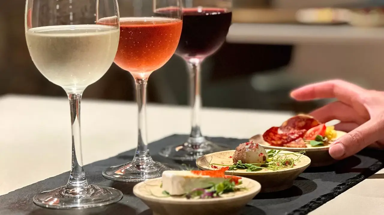 Választható pálinka vagy bor kóstolócsomag hidegtállal