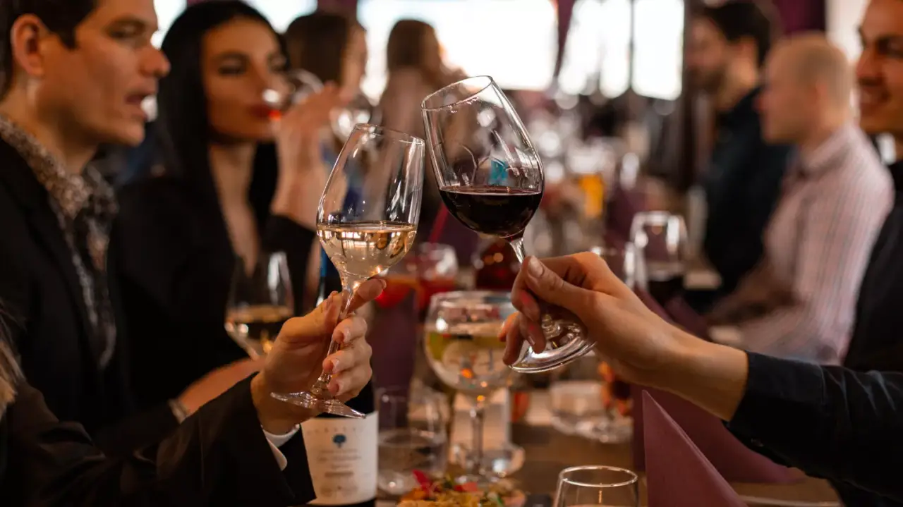 Ital és Zongora előadás - Hajóút a  Dunán