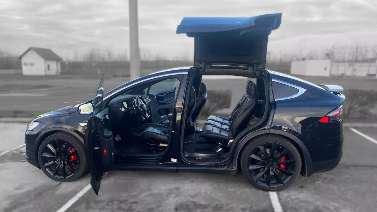 824 lóerős Tesla X vezetés / Ízelítő csomag