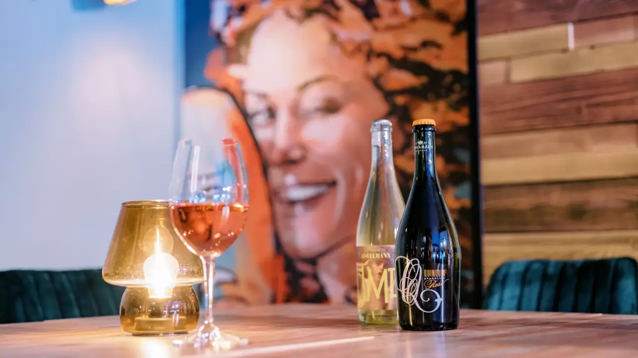 Monarchia borai Minikóstoló és késői ebéd, vacsora kettesben a Color Bárban