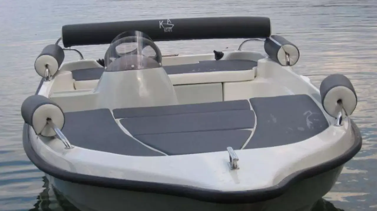 Engedély nélküli sportmotorcsónak bérlés és kalandozás a Tisza-tavon