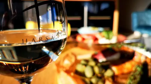 3 tételes borkóstoló vendégváró falatokkal - Harsányi Pincészet 1