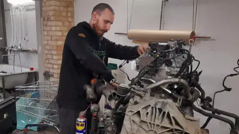 Szereljük meg a járgányt Apa! – Élményszerelés Debrecenben 1