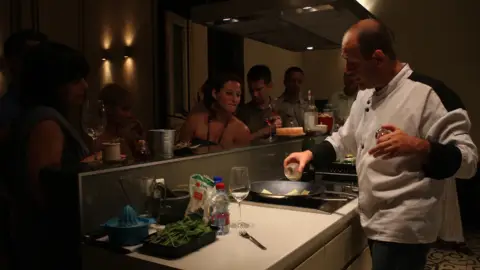 Parfümséf varázsolta illatvacsora a Béterv Lakásétteremben Budapesten 6