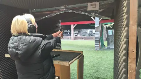 Megtorló élménylövészet a B-Pro lőtéren a 9. Kerületben 4