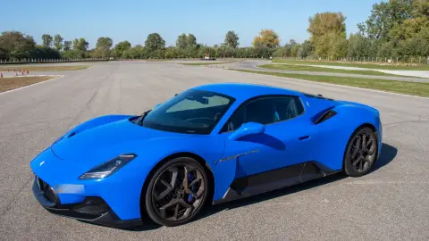 Maserati MC20 élményvezetés az M-Ringen – hétköznap/hétvégén 8