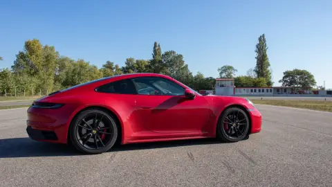 Porsche 911 élményvezetés az M-Ringen – hétköznap/hétvégén 9