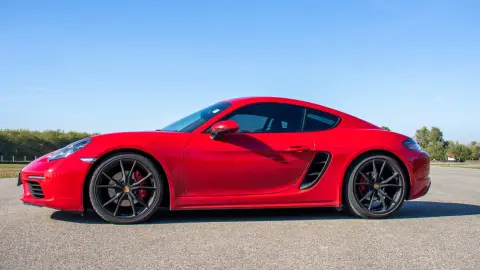 Porsche Cayman élményvezetés az M-Ringen – hétköznap/hétvégén 5