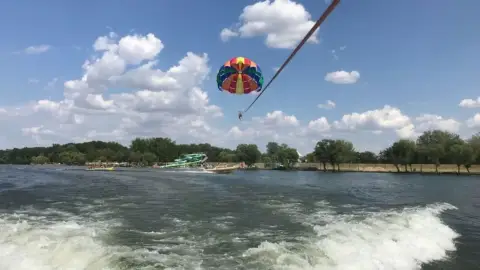 Víziejtőernyőzés a Tisza tavon 7