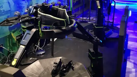 Szabadulós élmény Anyával a Virtuális világban a VR Vidámparkban 1