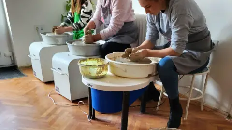 Korongozás Anyuval! – Anya-Lánya kerámia workshop Nyíregyházán 6