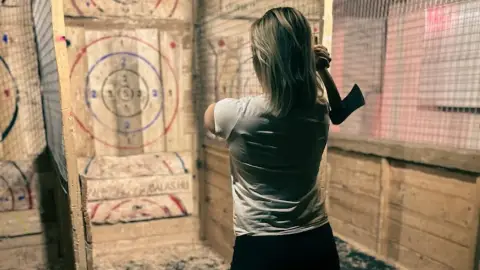 “RAGE” 2 az 1-ben élménynap! - Élménylövészet & Balta Dobálás 3