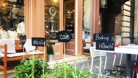 Nagy találkozás a KicsiZso-ban! – Bőséges reggeli 2 főre Budapesten 9