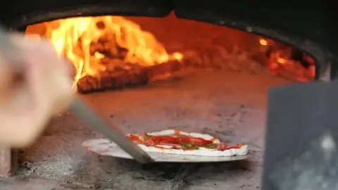 Kezdő Pizzakészítő Workshop a Kövér Ranch-on, Nagytarcsán 6