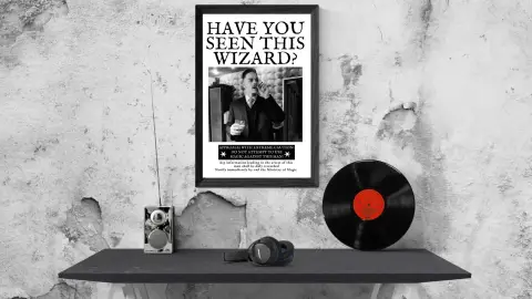 Jópofa WANTED körözési plakát az ünnepeltről akár videóval 12