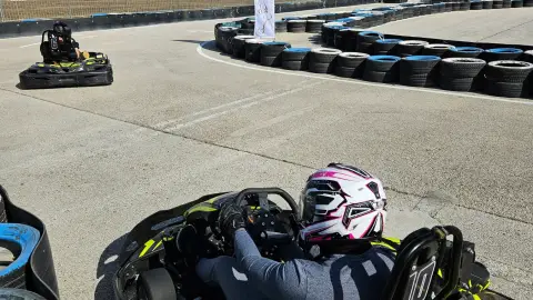 Gokartozás gyerekeknek a Hungaroring gokartpályáján 3 futamban - 14 éves korig! 12