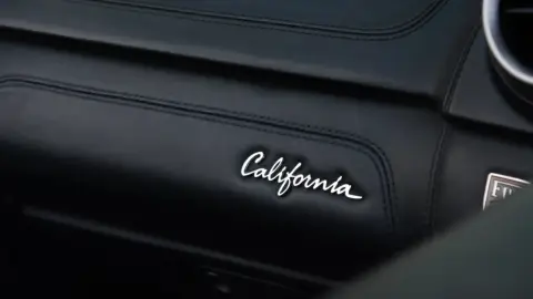 560 lóerős Ferrari California autópályás élményvezetés 3