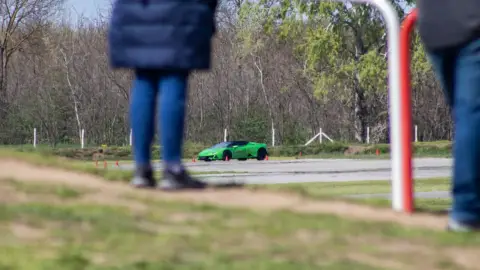 Lamborghini Huracán élményvezetés az M-Ringen – hétköznap/hétvégén 16