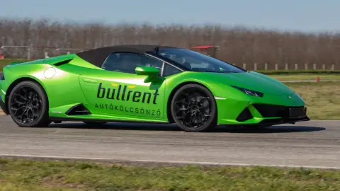 Lamborghini Huracán élményvezetés az M-Ringen – hétköznap/hétvégén 21