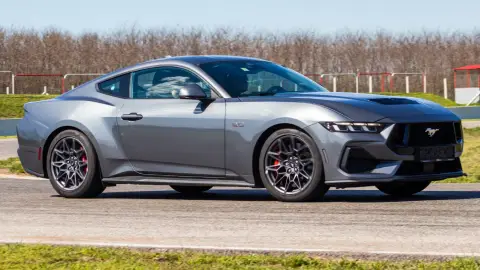 Mustang GT 2024 élményvezetés az M-Ringen – hétköznap/hétvégén 11