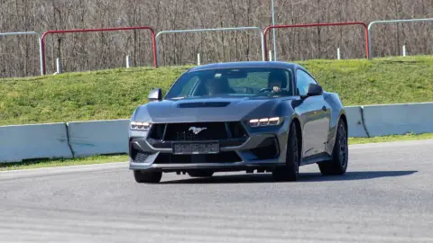 Mustang GT 2024 élményvezetés az M-Ringen – hétköznap/hétvégén