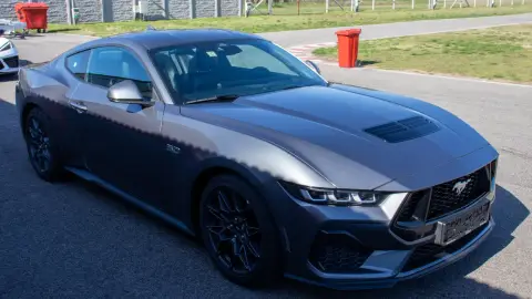 Mustang GT 2024 élményvezetés az M-Ringen – hétköznap/hétvégén 12