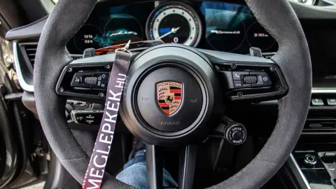 Porsche 911 élményvezetés az M-Ringen – hétköznap/hétvégén 11