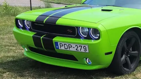 Dodge Challenger V8 élményvezetés vagy bérlés Polgárdi környékén 2