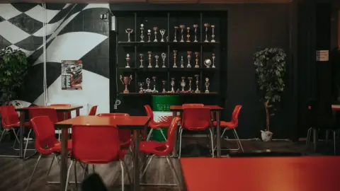 Benned van a bajnok! – Csoportos gokart futam Budapesten a Gokart Arénában 2