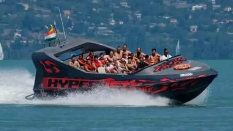 Páros HyperJet Adrenalin élményhajózás a Balatonon