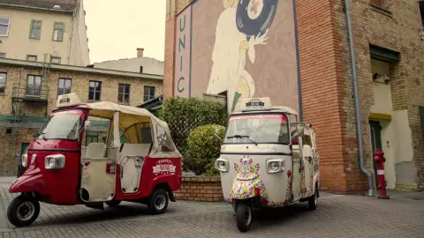 Zwack Unicum Ház látogatás városnéző TukTuk túrával Budapesten – Koccints a városra!