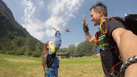 Emelkedj a felhők fölé! – Tandemugrás 3000 méterről Hajdúszoboszlón 10