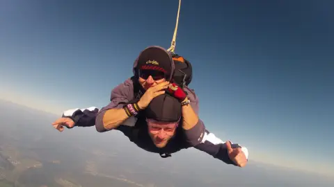 Emelkedj a felhők fölé! – Tandemugrás 3000 méterről Hajdúszoboszlón 23