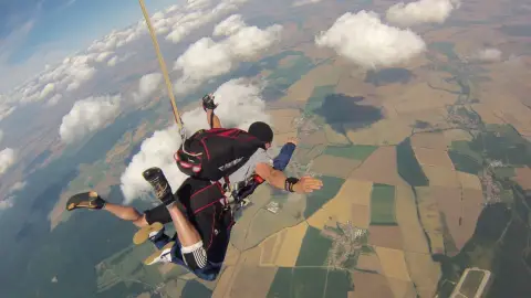 Emelkedj a felhők fölé! – Tandemugrás 3000 méterről Hajdúszoboszlón 9