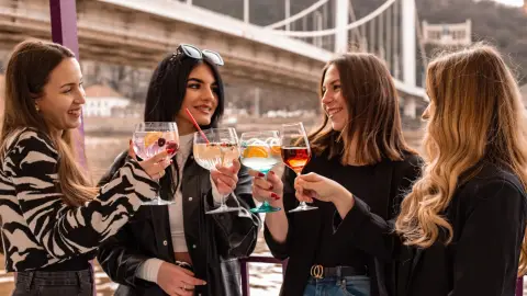 Kortyold a város szépségét! – Hajós koktélest naplementében a budapesti Dunán 13