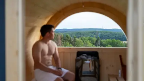 2 éjszaka a jakuzzis Othello Apartmanban Nagyradán 6