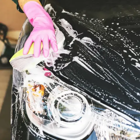 Az autókozmetika, ami házhoz jön! – Prémium mosás