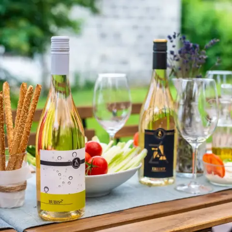 Borkóstoló hidegtállal Etyeken a Zoád Borteraszon