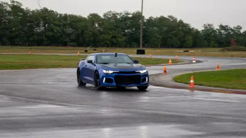 Chevrolet Camaro élményautózás gyerekeknek a Kakucs Ringen*