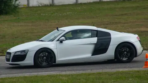 Audi R8 élményvezetés a Kakucs Ring versenypályán 1