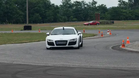 Audi R8 élményvezetés a Kakucs Ring versenypályán 5