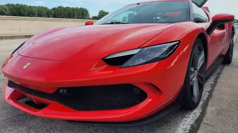 Ferrari 296 GTB élményvezetés a Kakucs Ringen