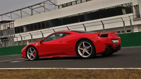Ferrari 458 élményautózás gyerekeknek a Kakucs Ringen 1