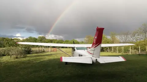 Sétarepülés Veresegyház felett! Irány a Medveotthon!