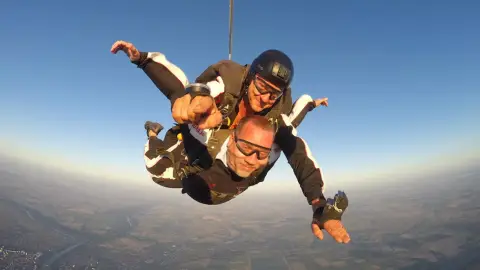 Tandemugrás 3500 méter magasból Szolnok felett