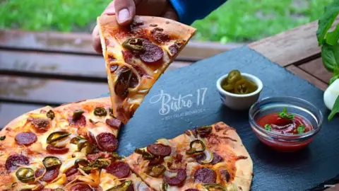 3 fogásos étkezés a Bistro17-ben 2 fő részére 8