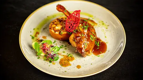 Kettesben egy Vacsorahajón a Dunán Operett és Folklór Műsorral 4